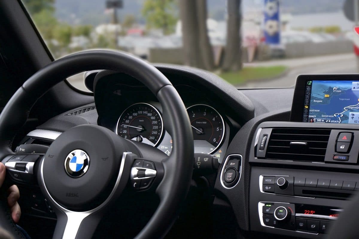 Tenue du chauffeur VTC : construire un vestiaire simple et cohérent